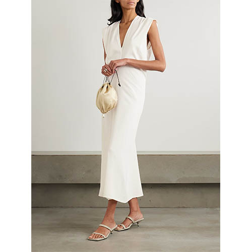 Váy Midi V sâu không tay màu ngà được thiết kế riêng